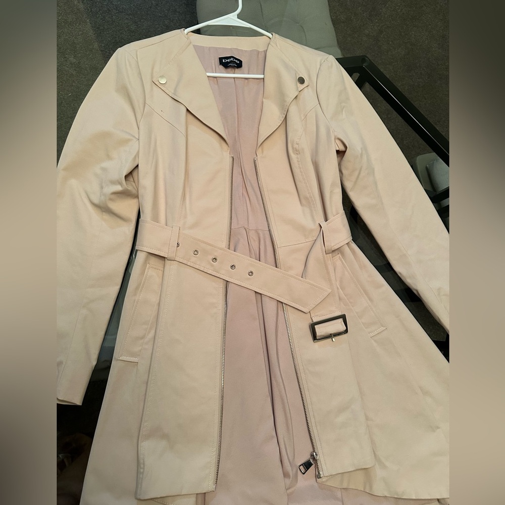 Bebe Cream Trench Coat with Belted Waist and Tailored Fit